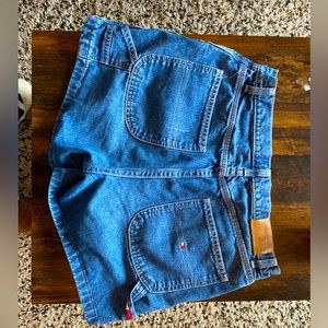 Vintage Tommy Hilfiger shorts. Perfect condition. Size 7/8